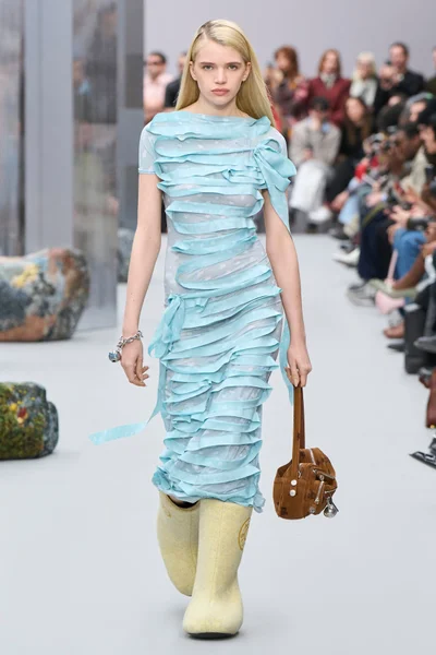 Look 25